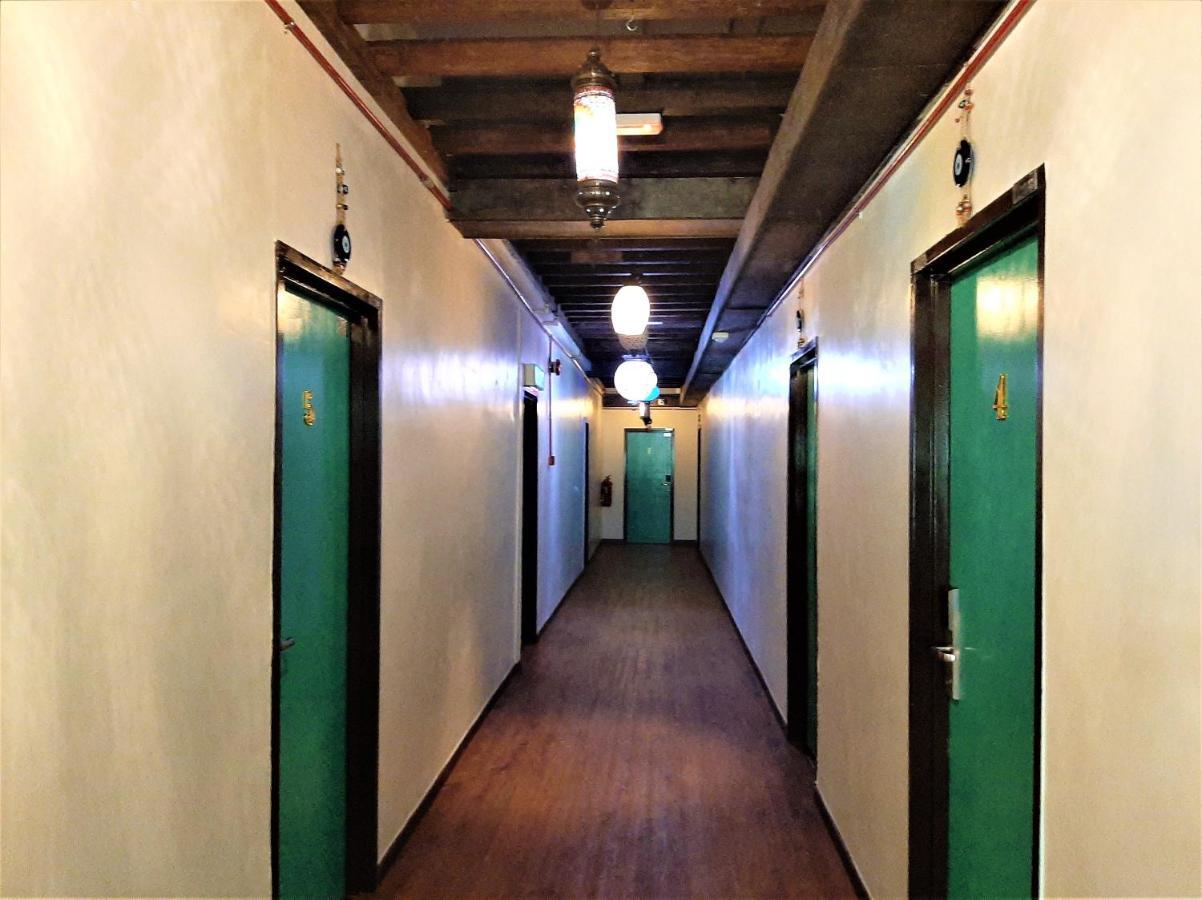 Blue Eyes Hotel เกอปาลา บาตัส ภายนอก รูปภาพ