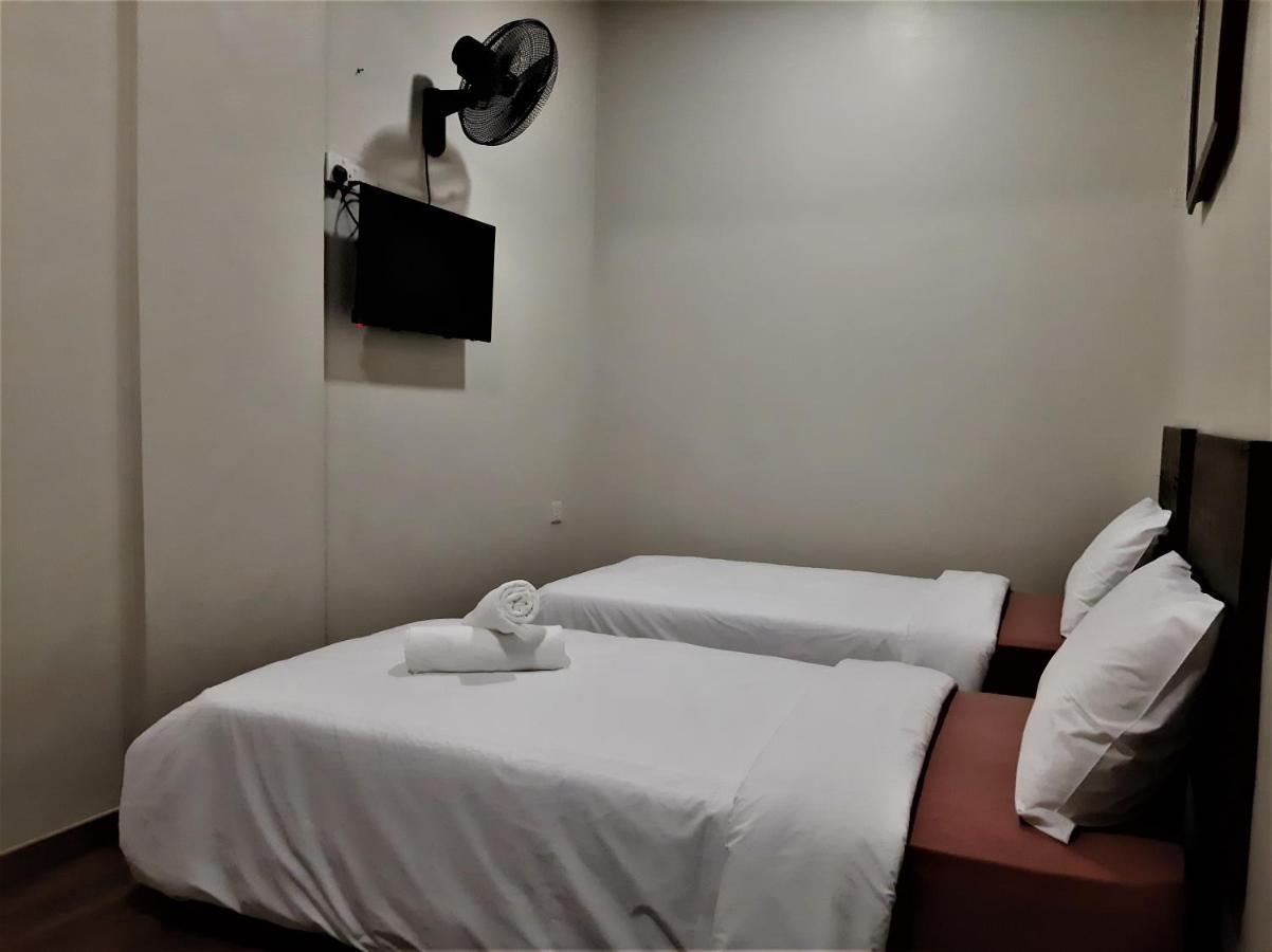 Blue Eyes Hotel เกอปาลา บาตัส ภายนอก รูปภาพ