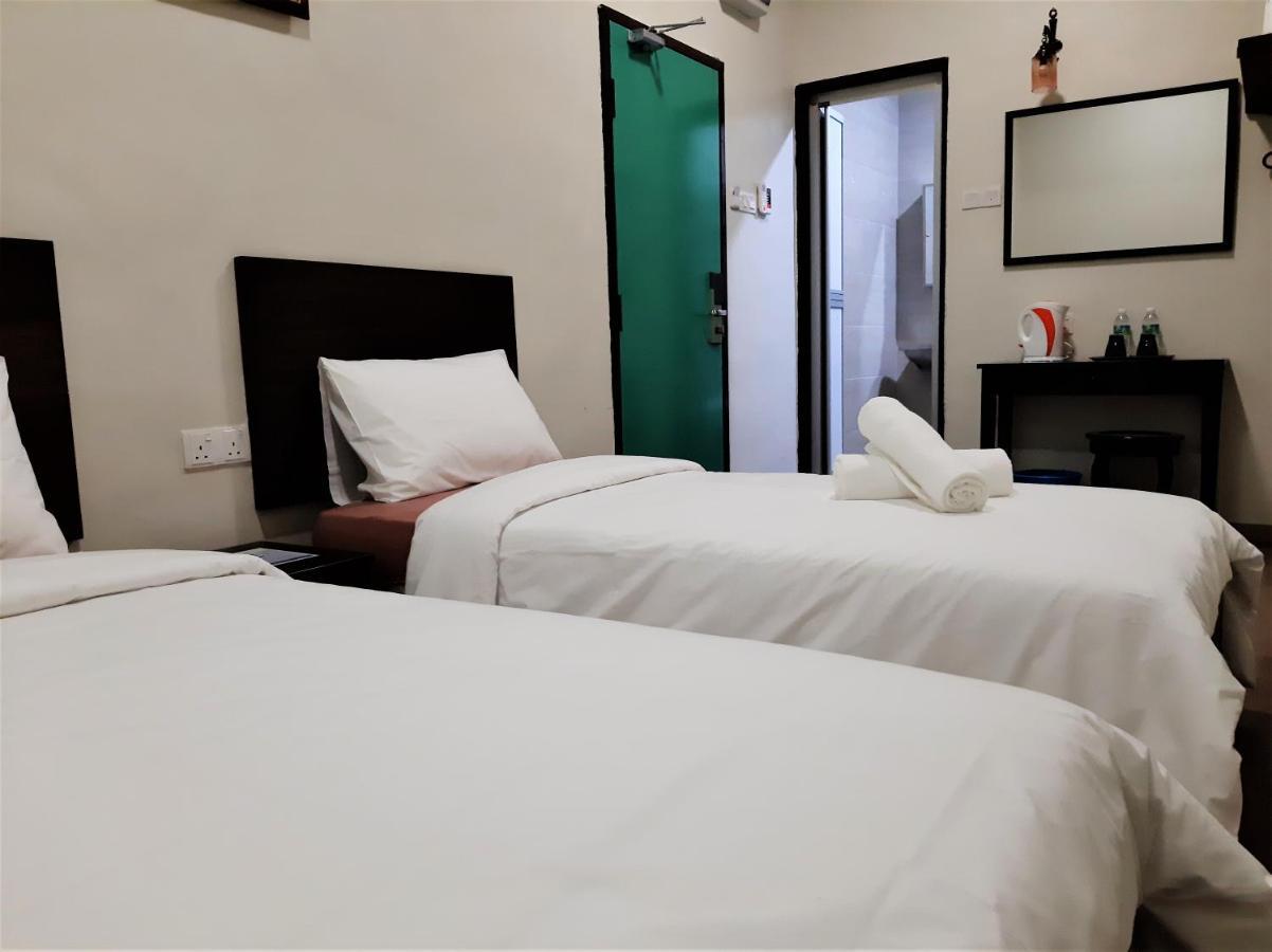 Blue Eyes Hotel เกอปาลา บาตัส ภายนอก รูปภาพ