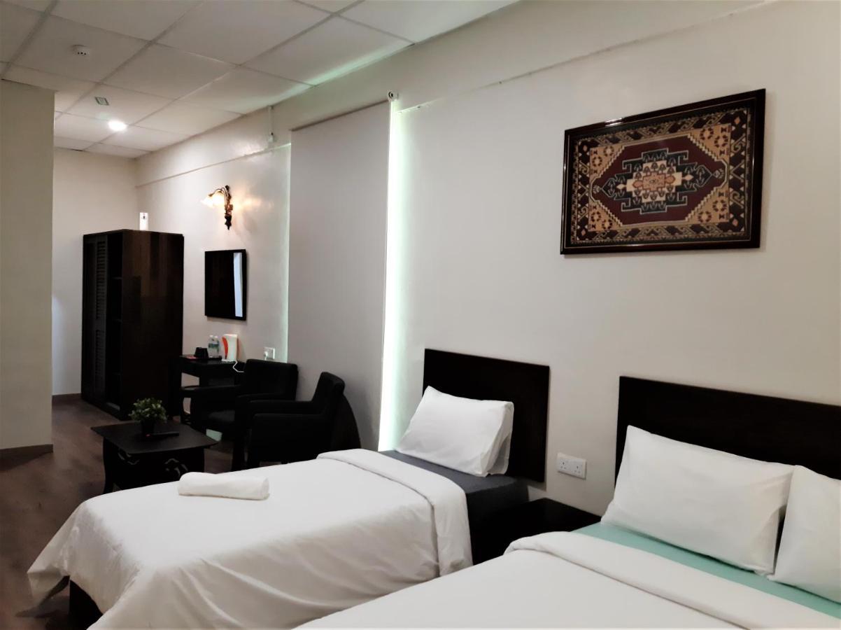 Blue Eyes Hotel เกอปาลา บาตัส ภายนอก รูปภาพ
