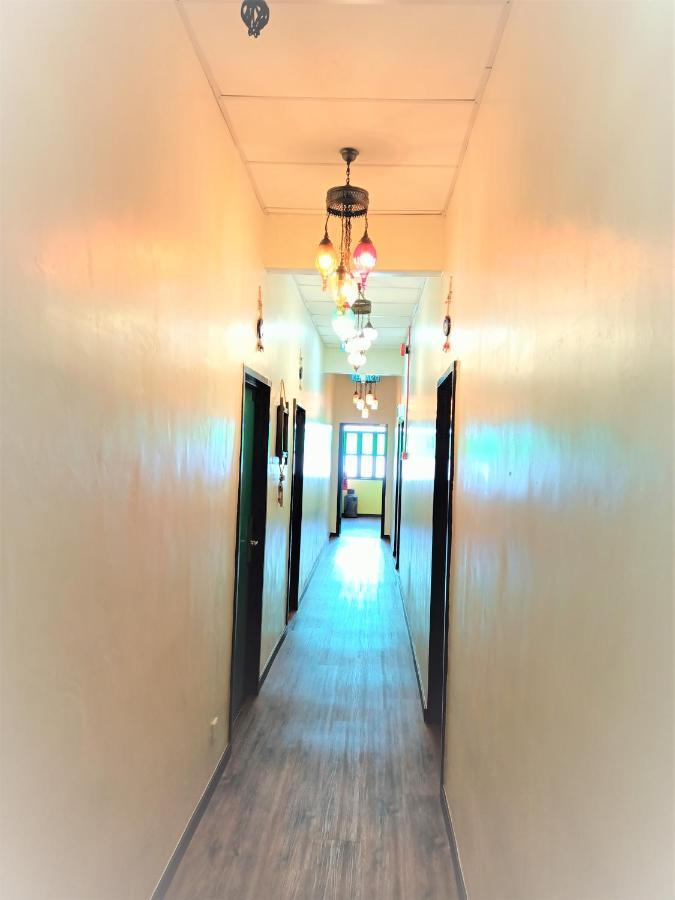 Blue Eyes Hotel เกอปาลา บาตัส ภายนอก รูปภาพ