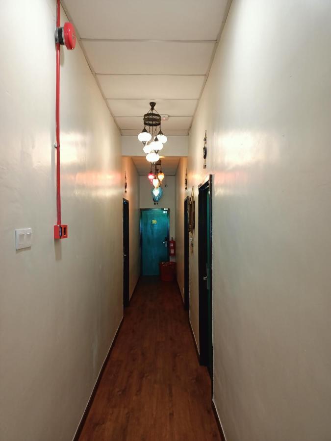 Blue Eyes Hotel เกอปาลา บาตัส ภายนอก รูปภาพ