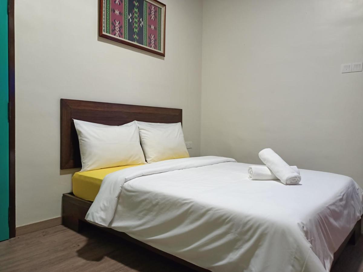 Blue Eyes Hotel เกอปาลา บาตัส ภายนอก รูปภาพ